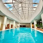 Sunrise Sky Lux Apartment, 33rd Floor, Pool And Fitness Included Apartmán