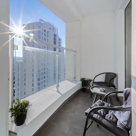 Apartment Sunrise Sky Lux Apartment, 33rd Floor, Pool And Fitness Included Skopje