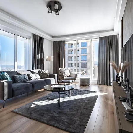 Sunrise Sky Lux Apartment, 33rd Floor, Pool And Fitness Included * Skopje