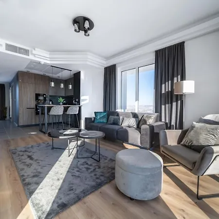 Apartment Sunrise Sky Lux Apartment, 33rd Floor, Pool And Fitness Included *