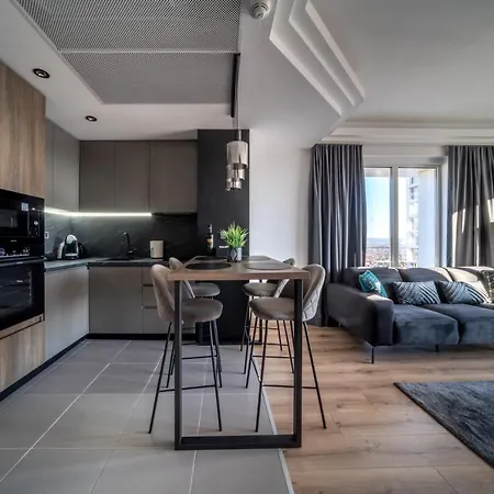 Sunrise Sky Lux Apartment, 33rd Floor, Pool And Fitness Included *