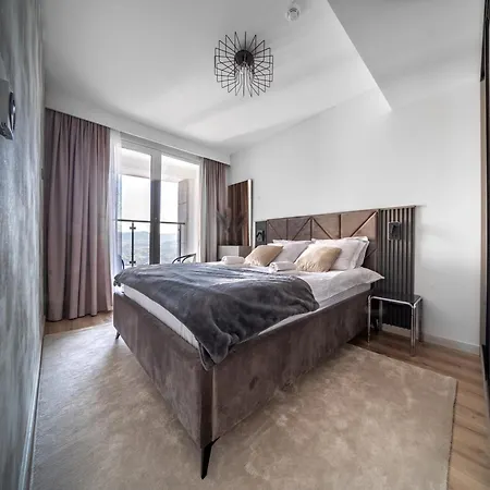Sunrise Sky Lux Apartment, 33rd Floor, Pool And Fitness Included Skopje