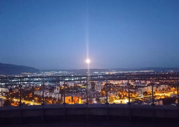 Sunrise Sky Lux Apartment, 33rd Floor, Pool And Fitness Included * Skopje