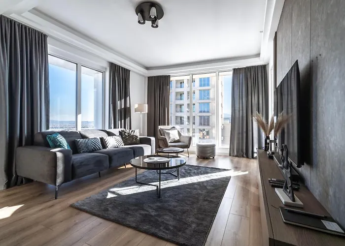 Sunrise Sky Lux Apartment, 33rd Floor, Pool And Fitness Included * Σκόπια