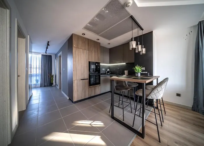 Sunrise Sky Lux Apartment, 33rd Floor, Pool And Fitness Included * Skopje