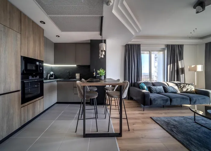 Sunrise Sky Lux Apartment, 33rd Floor, Pool And Fitness Included *