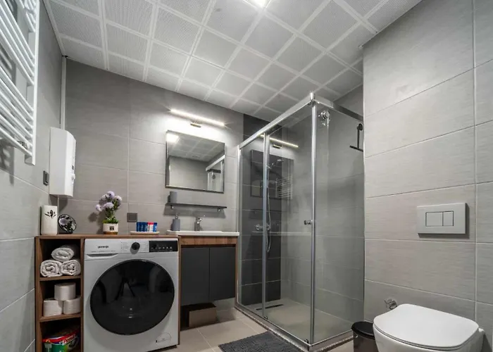 Sunrise Sky Lux Apartment, 33rd Floor, Pool And Fitness Included Apartment