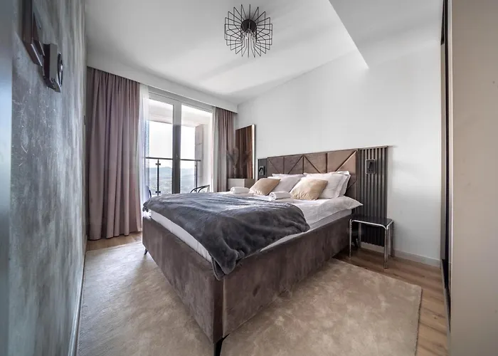 Sunrise Sky Lux Apartment, 33rd Floor, Pool And Fitness Included Σκόπια