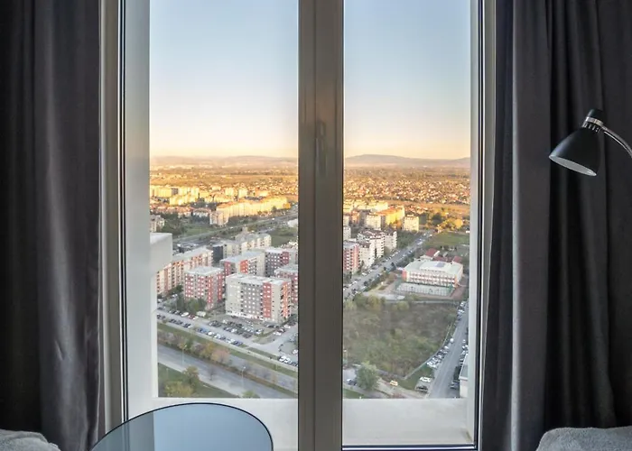 Sunrise Sky Lux Apartment, 33rd Floor, Pool And Fitness Included